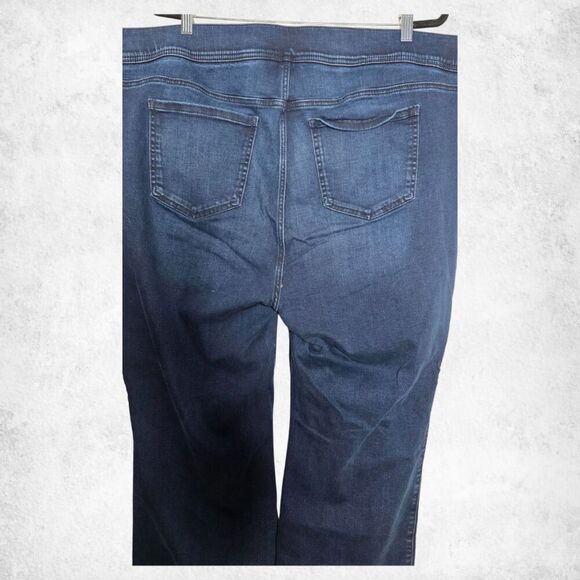 Torrid Lean Jean Slim Boot Super Soft Dark Wash Plus 4R (26) High Rise Pull-On - Picture 4 of 5